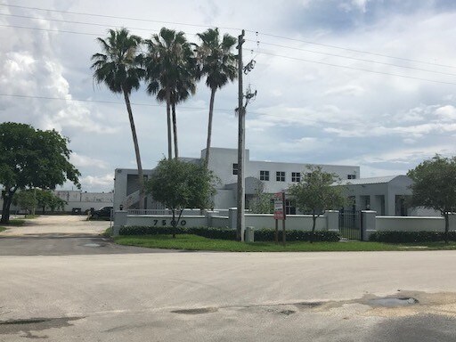 7500 NW 52nd St, Miami, FL for Rent
