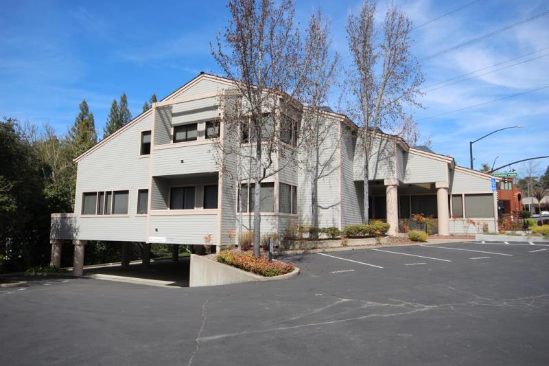 8 Camino Encinas, Orinda, CA for Sale