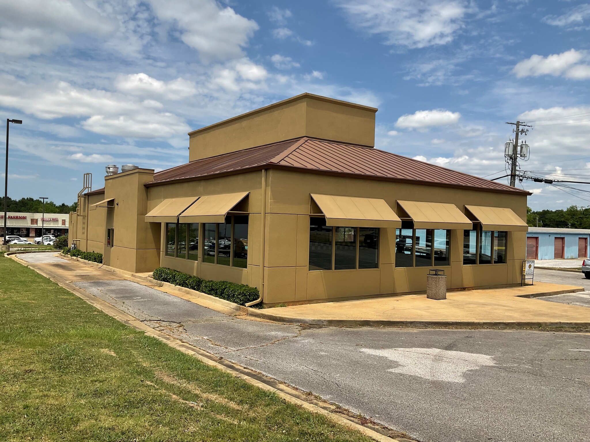 2222 W Main St, Tupelo, MS for Rent