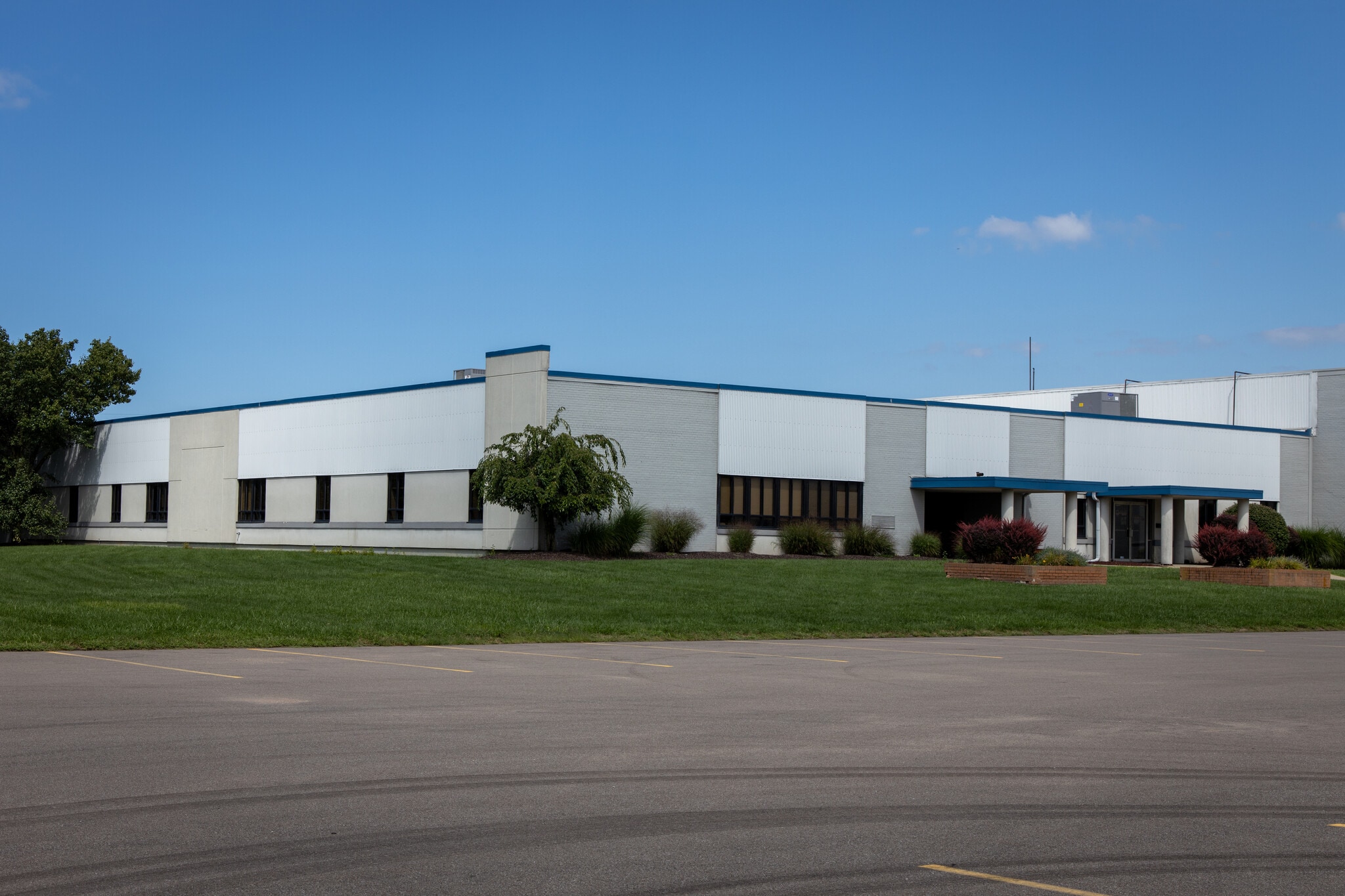 20600 Sheldon Rd, Brook Park, OH for Rent
