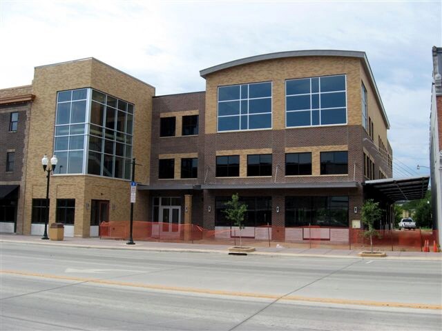 207 W Main St, Marshall, MN for Rent