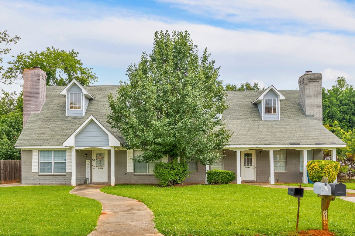 2124 Hickory Bnd SE, Conyers, GA for Sale