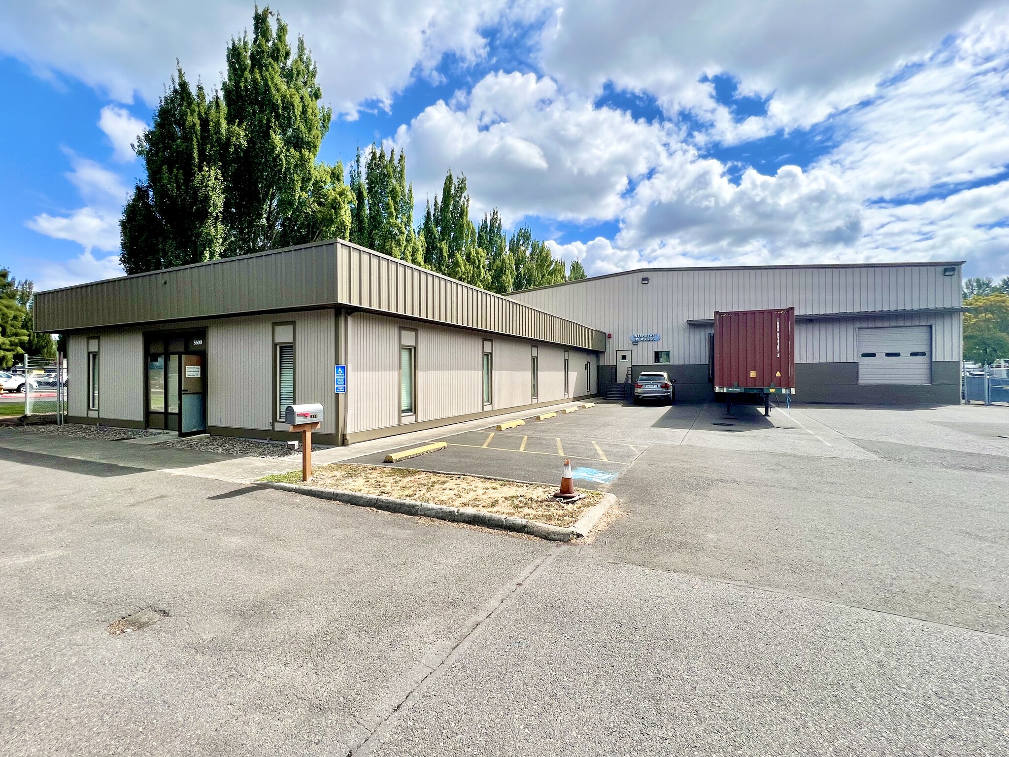 5600 NE 122nd Ave, Portland, OR for Sale