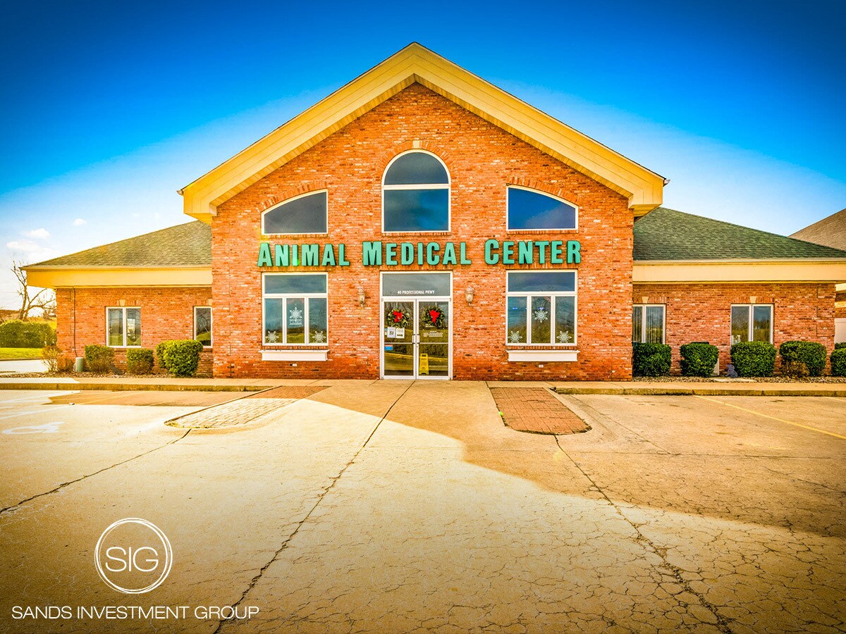 40 Professional Pky Troy, MO 63379 Office Property for Lease on