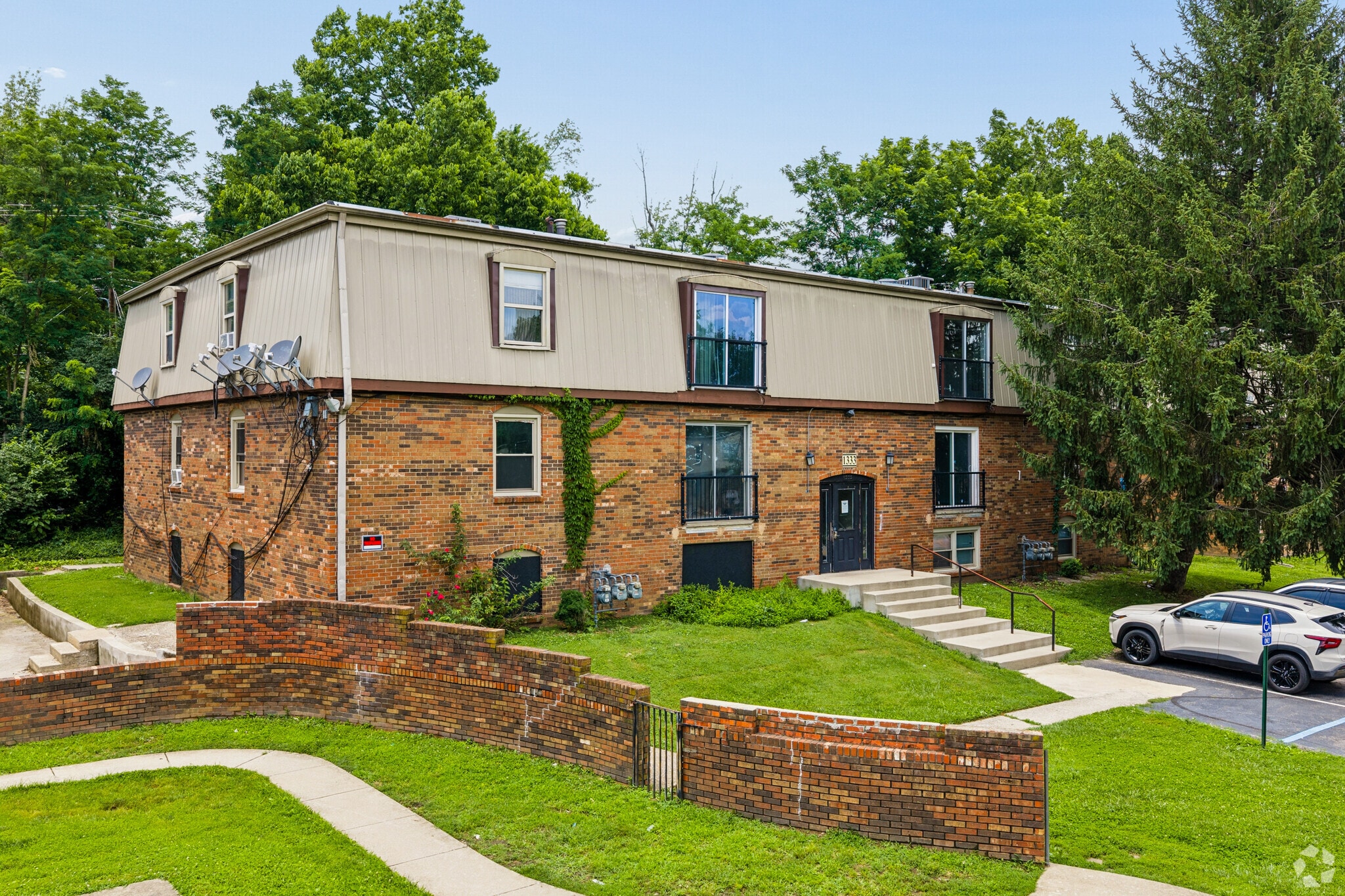 1328-1344 Devonport Dr, Lexington, KY for Sale