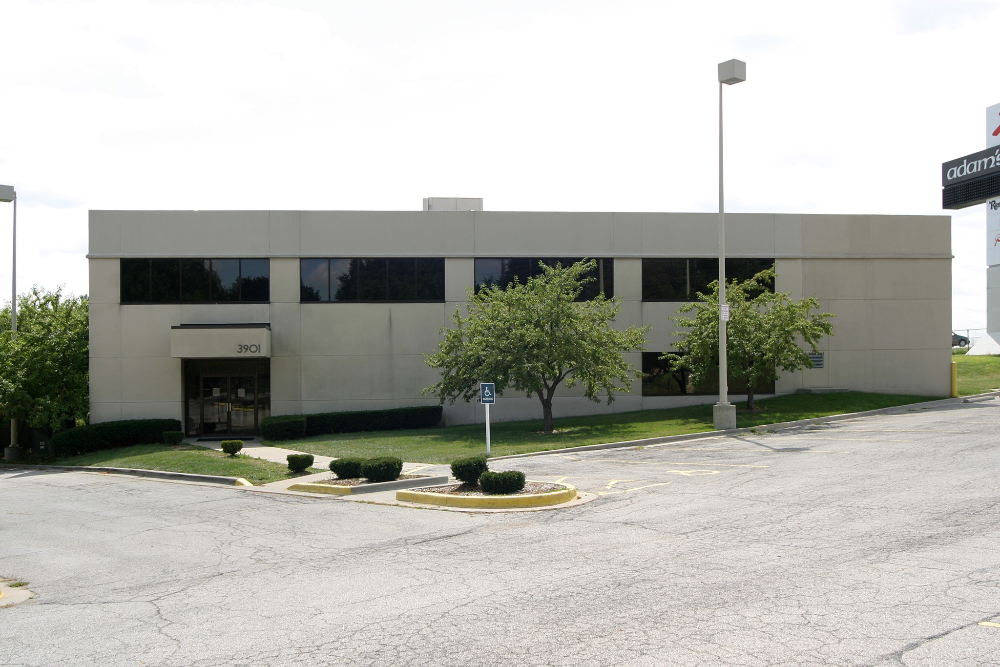 3901 Blue Ridge Cutoff, Kansas City, MO for Sale