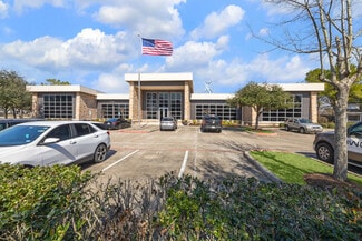 Friendswood, TX Office/Residential - 2000 W Parkwood Ave Friendswood, TX Office/Residential - 2000 W Parkwood Ave