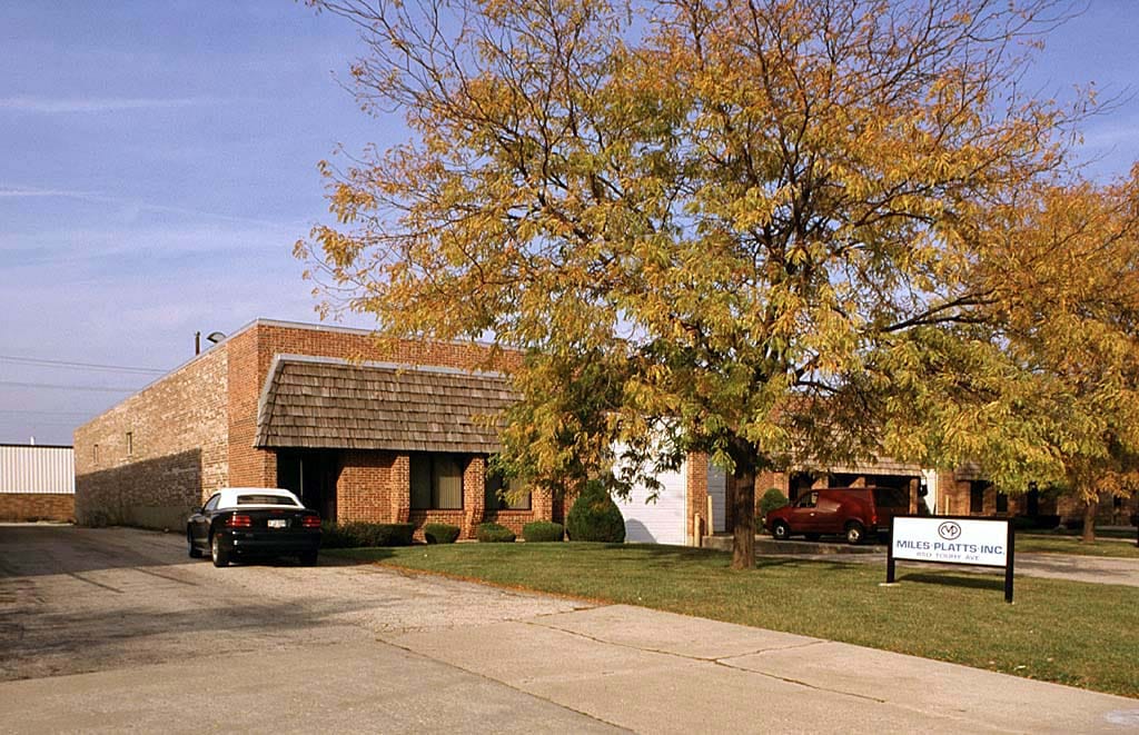 850-880 Touhy Ave, Elk Grove Village, IL for Rent