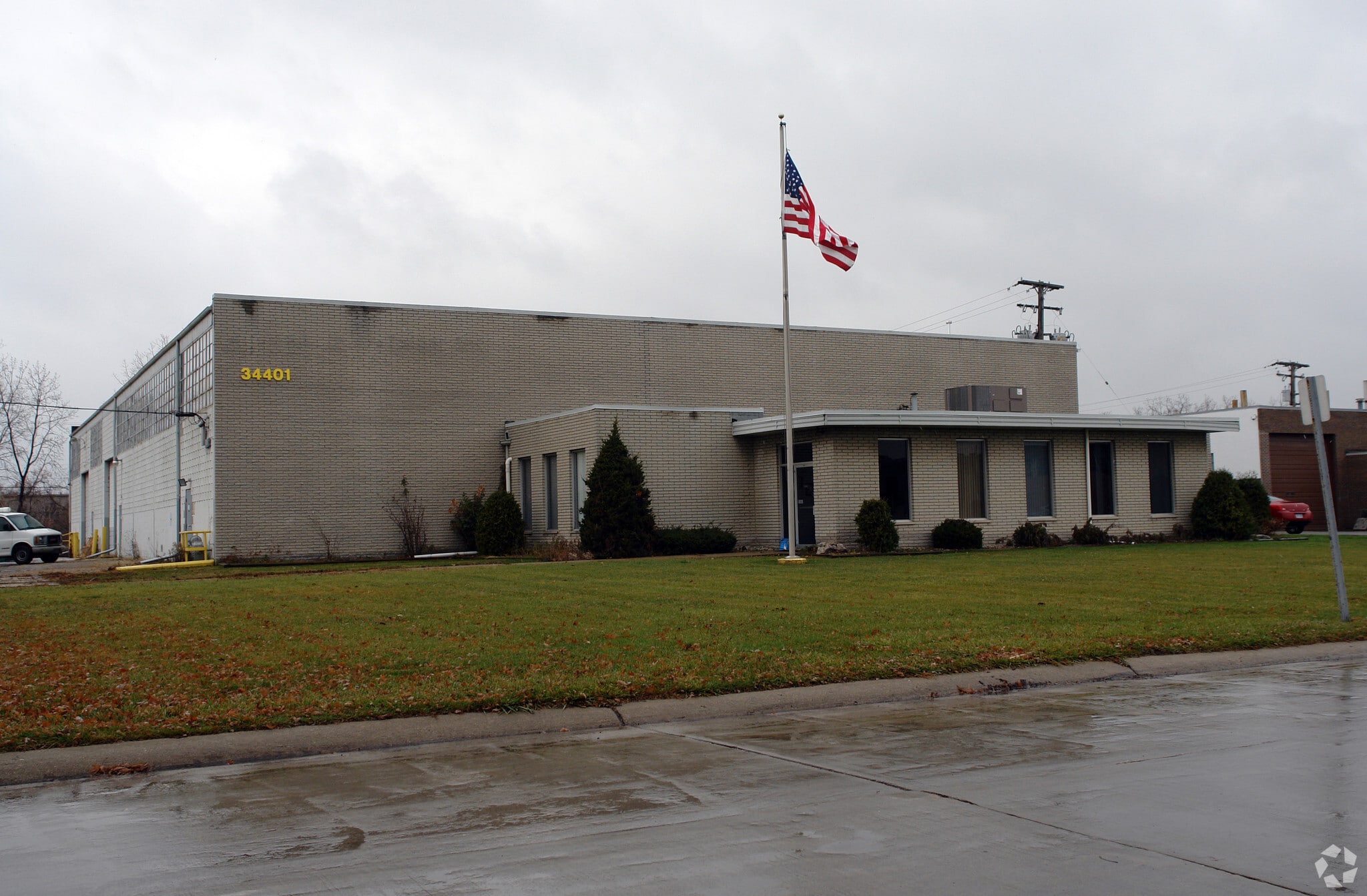 34401 Commerce Rd, Fraser, MI for Rent