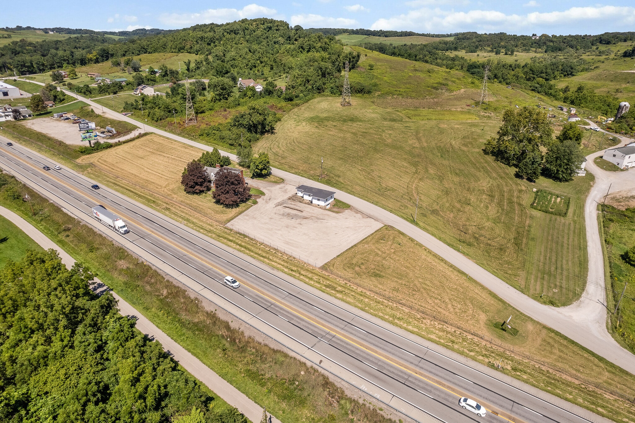 810 Carlton Dr, Bentleyville, PA for Rent