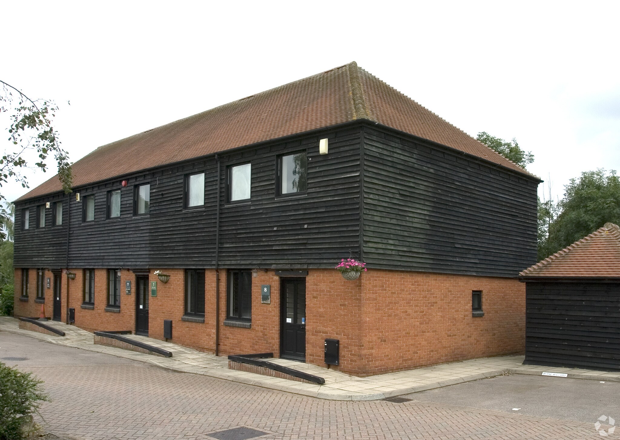 3-7 Canon Harnett Ct, Milton Keynes, BKM for Rent