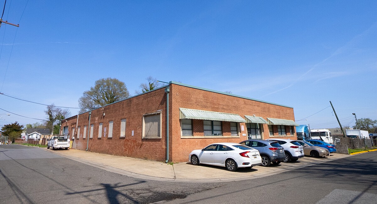 4400 Pennwood Rd, Brentwood, MD for Sale