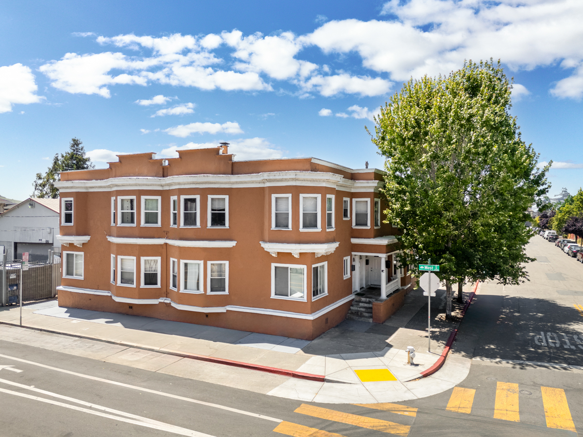 2851 West St, Oakland, CA for Sale