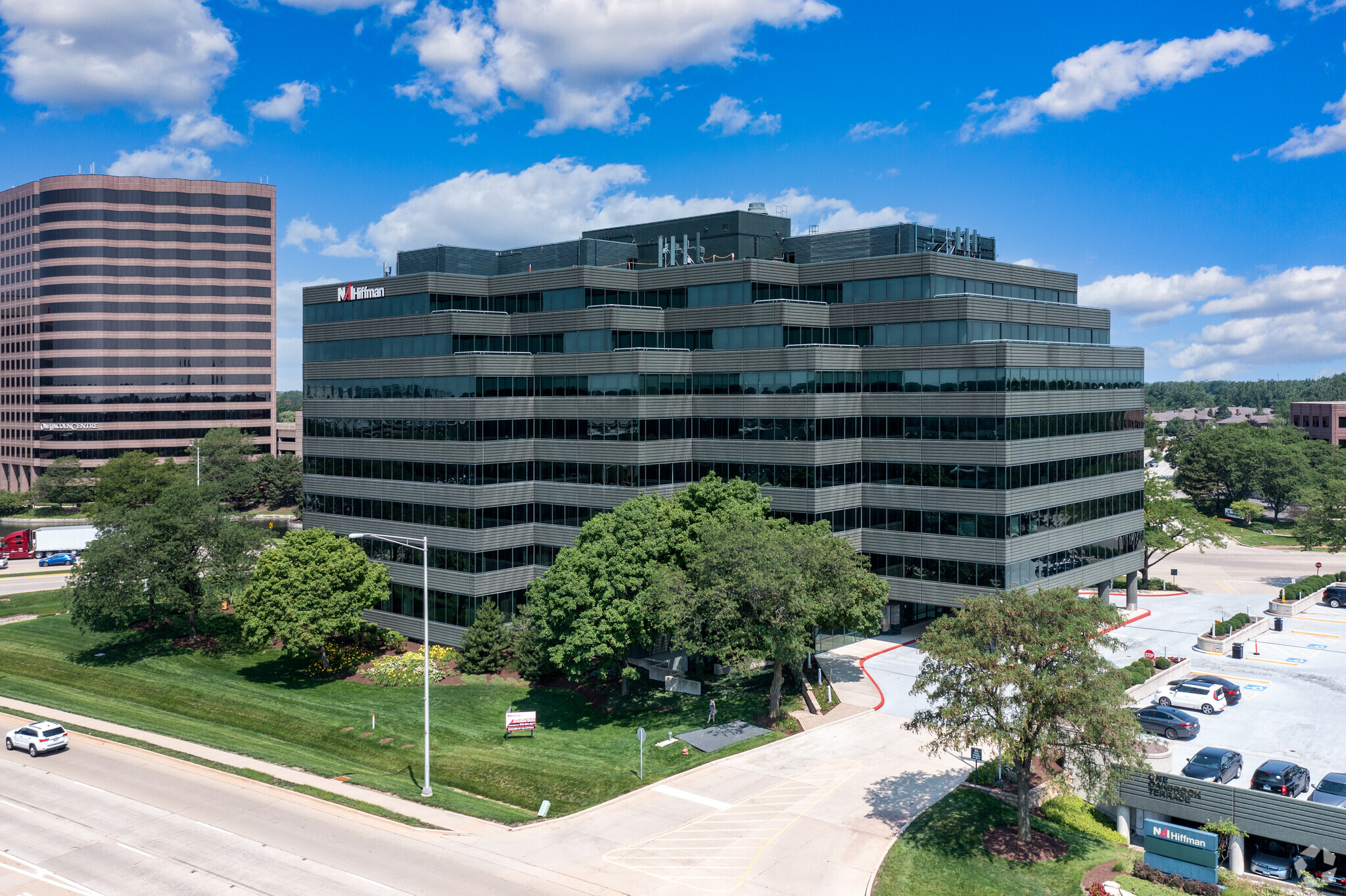 18W200 W 22nd St, Oakbrook Terrace, IL for Rent