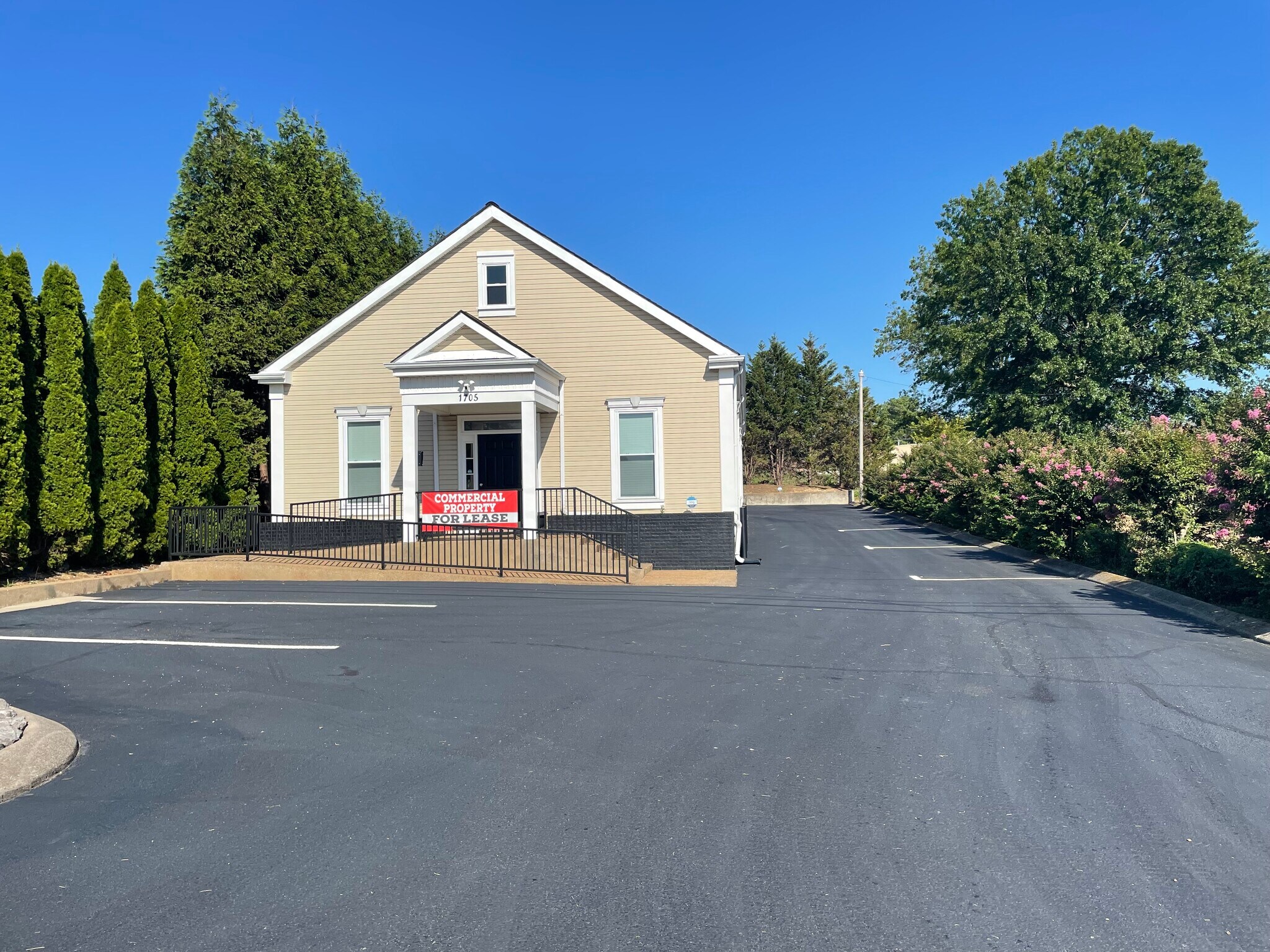 1705 Wedgewood Dr Columbia, TN 38401 Office Property for Lease on