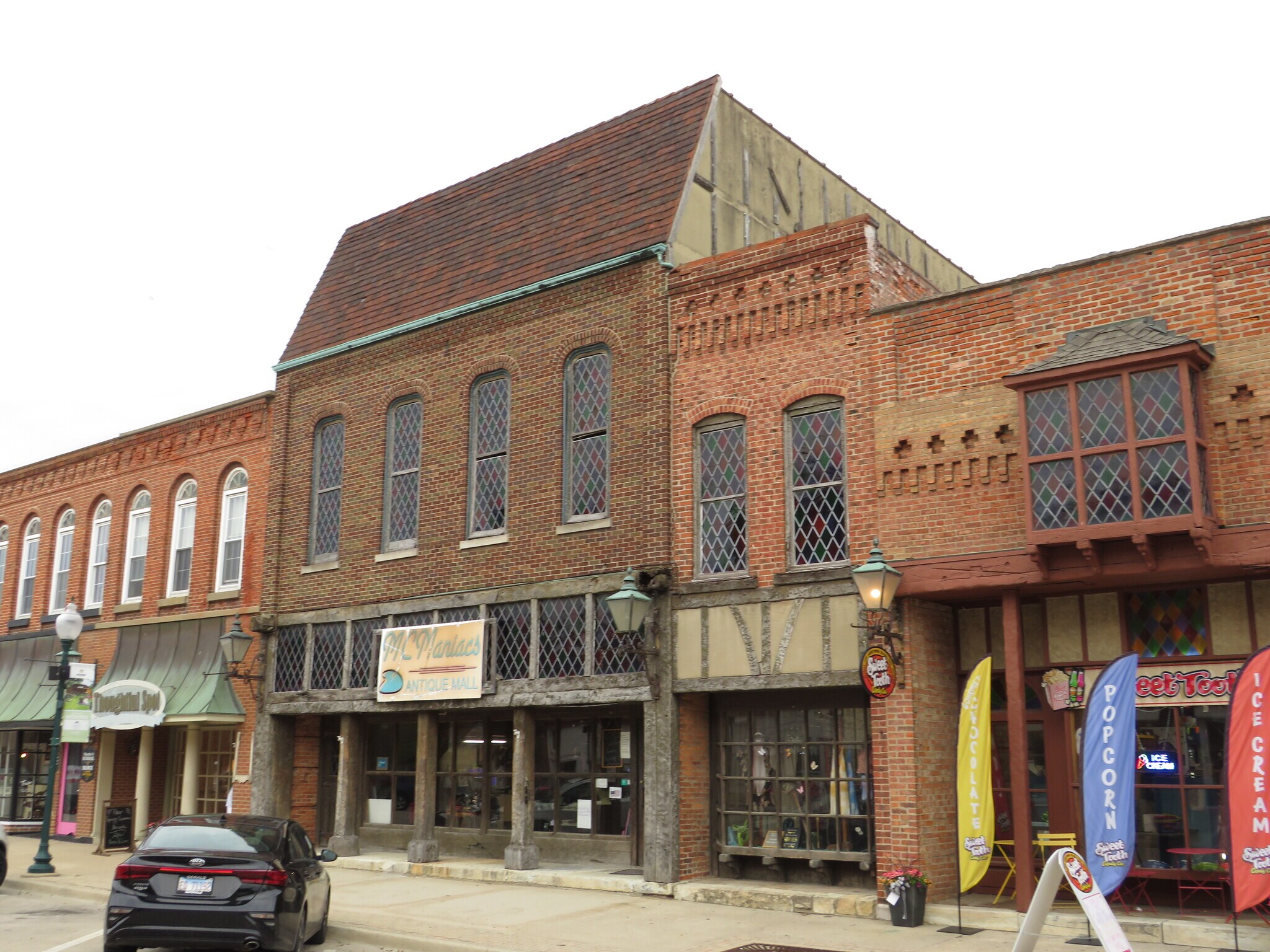 110-112 W Washington st, Morris, IL for Sale