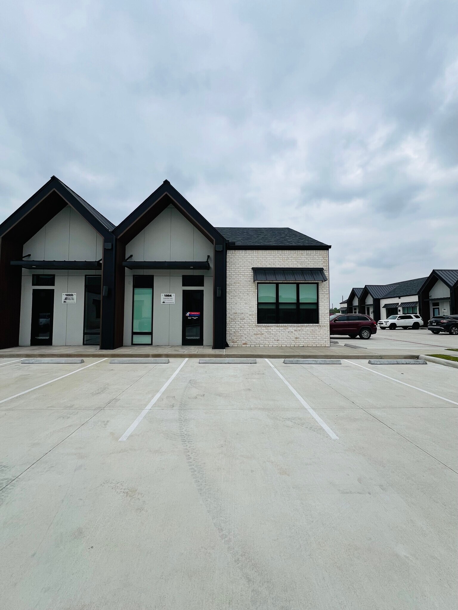 1325 Main St, Katy, TX for Rent