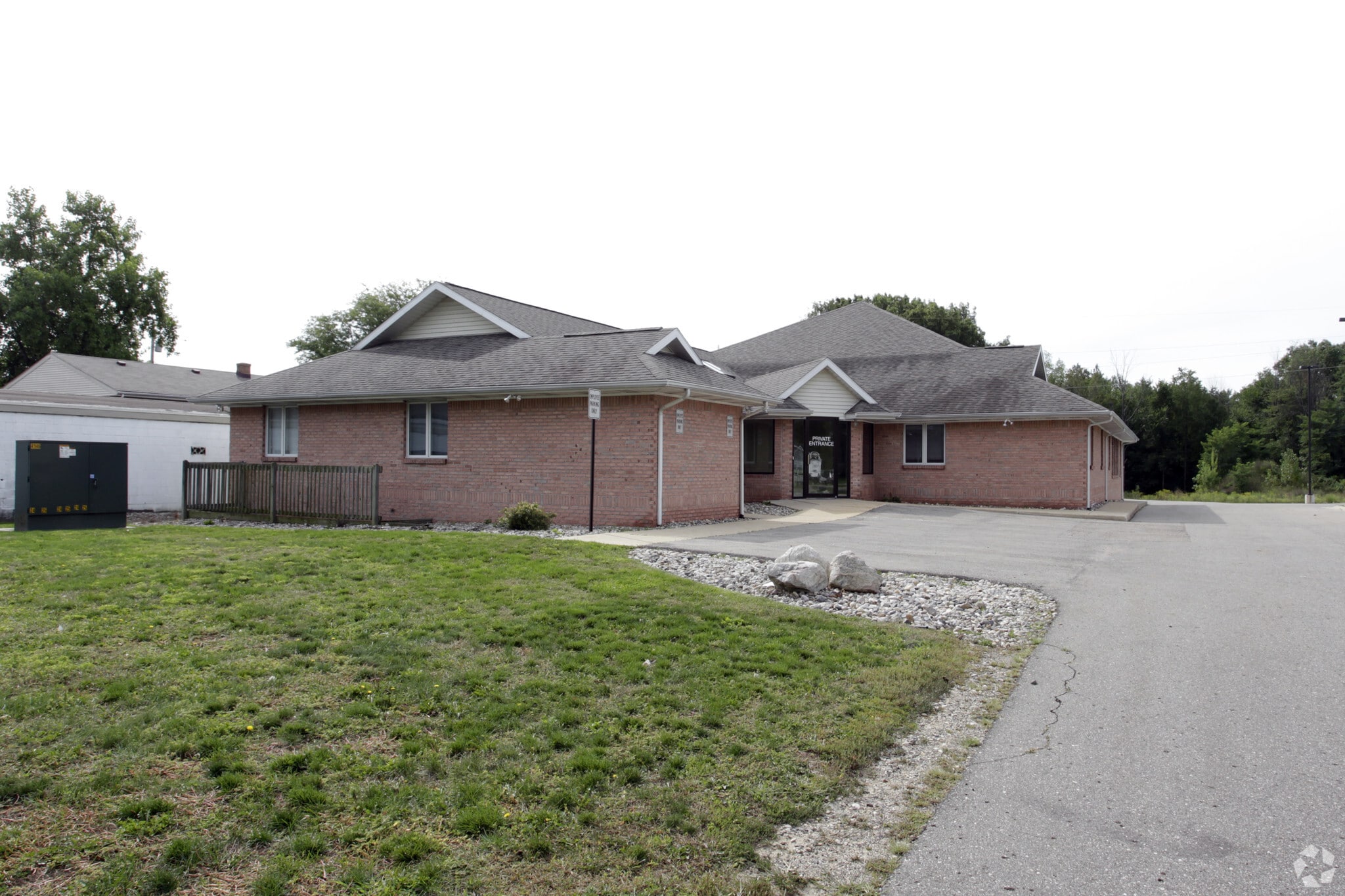 2318 Gull Rd, Kalamazoo, MI for Sale