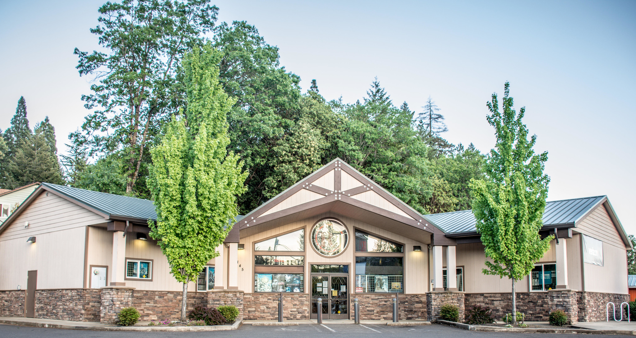 145 N Redwood Hwy, Cave Junction, OR for Rent