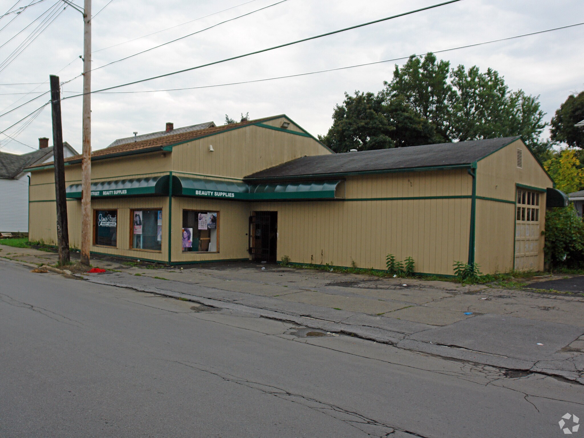 1601 Seymour Ave Utica, NY 13501 Flex Property for Lease on