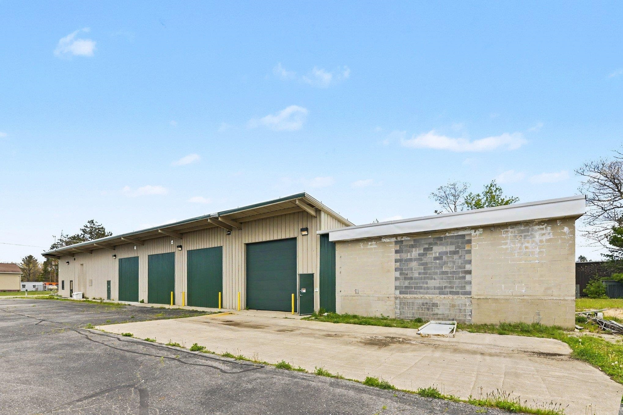 490 E Dresden St, Kalkaska, MI for Sale