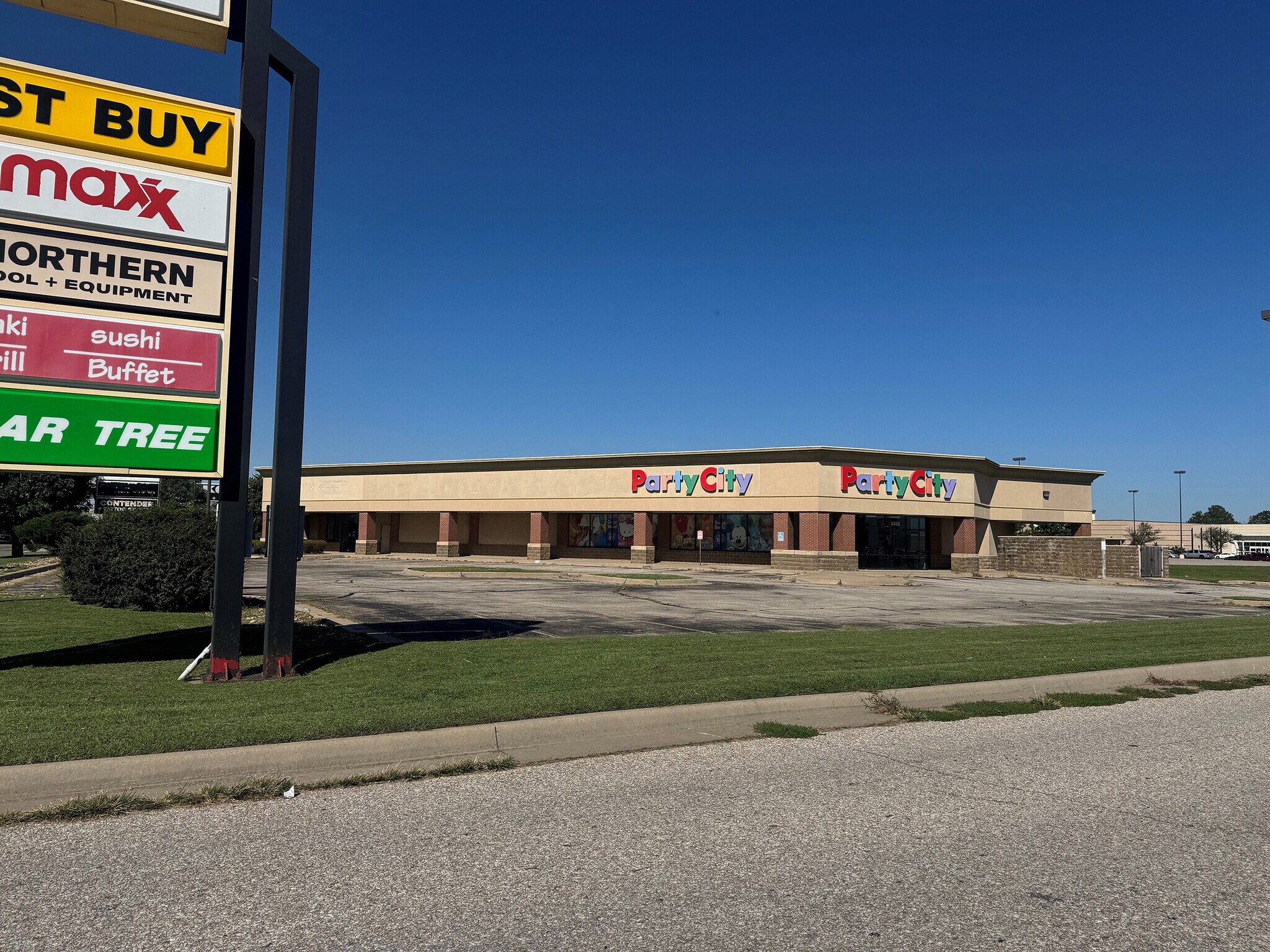 6866 W Kellogg Dr, Wichita, KS for Rent