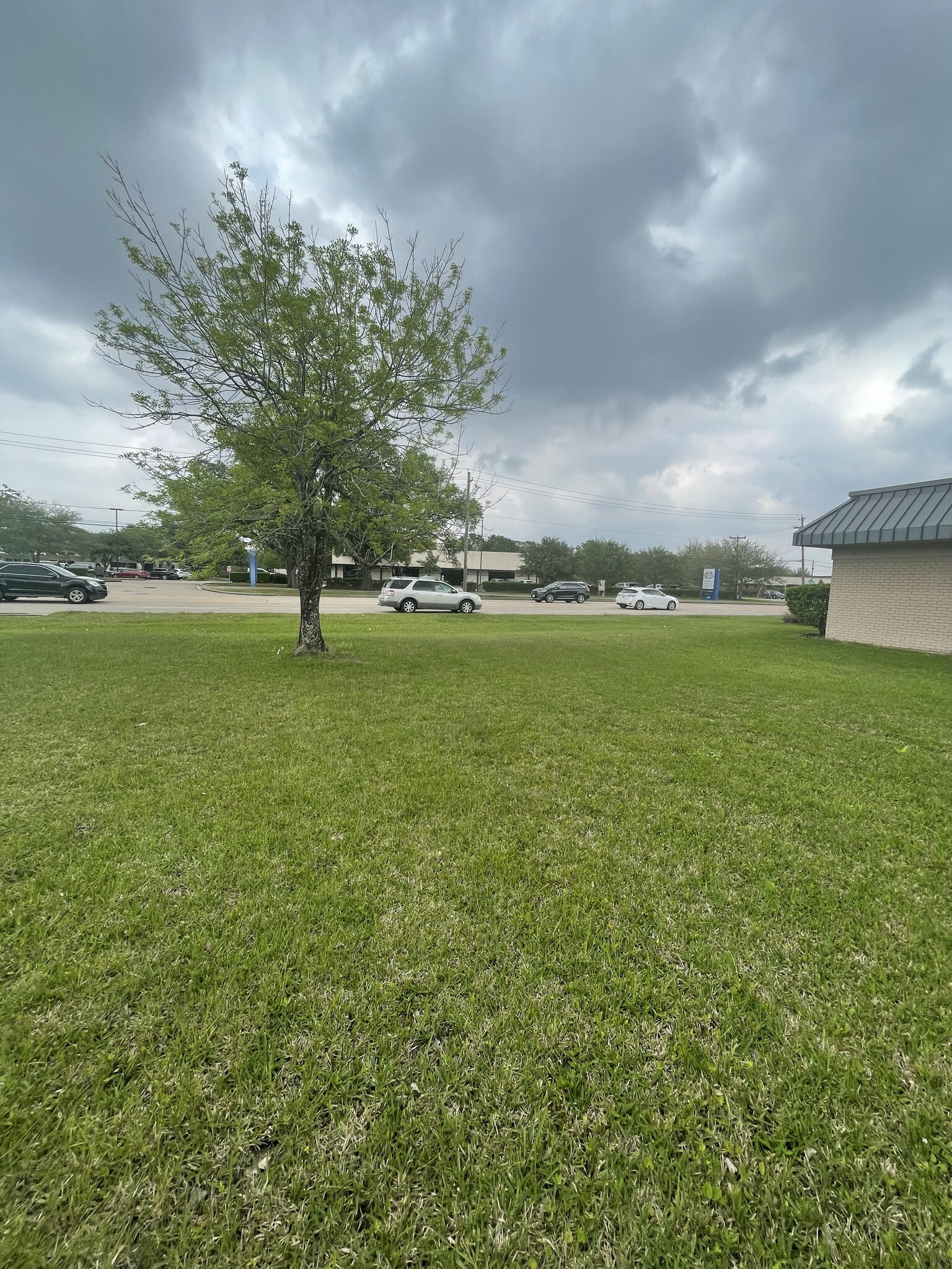 2012 Broadway St, Pearland, TX for Sale