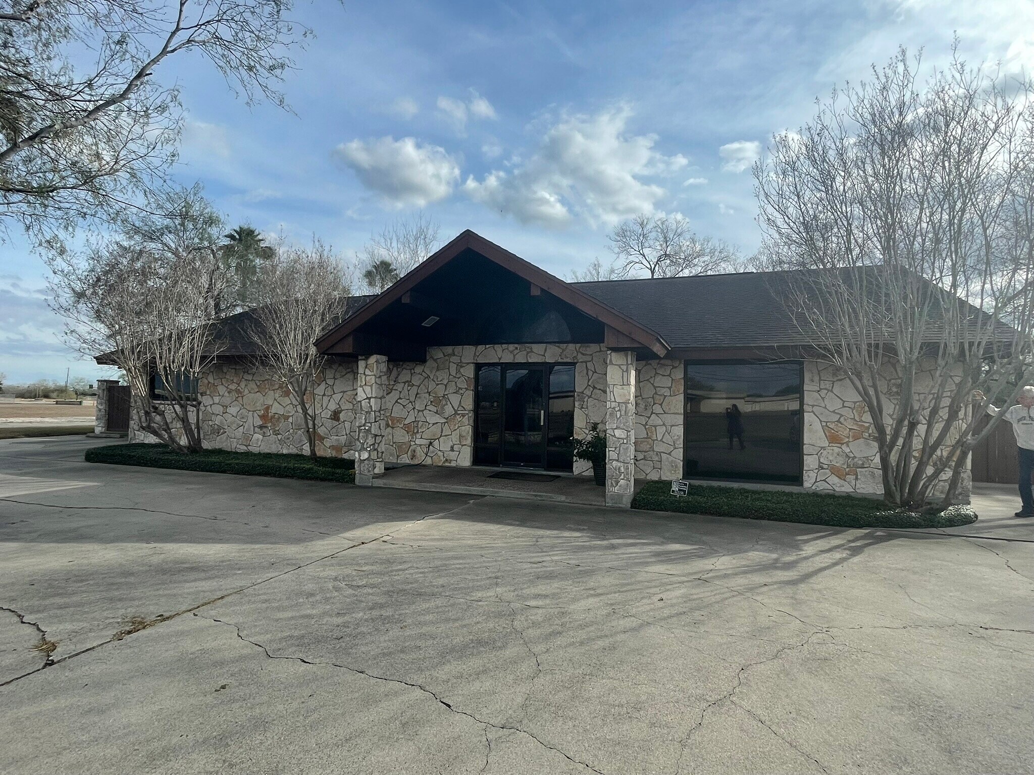 325 General Cavazos Blvd, Kingsville, TX for Sale