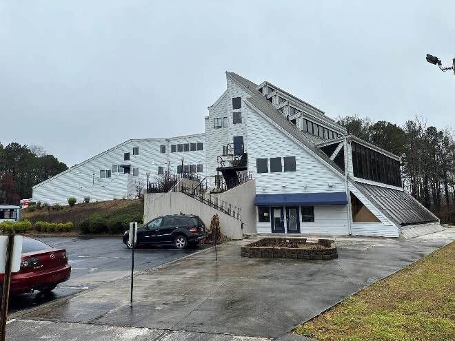 5000 Snapfinger Woods Dr, Decatur, GA for Sale