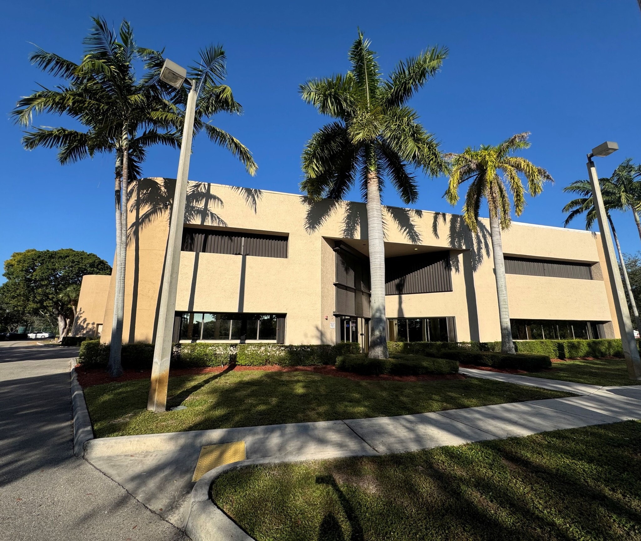 2500 NW 29th Mnr, Pompano Beach, FL for Rent