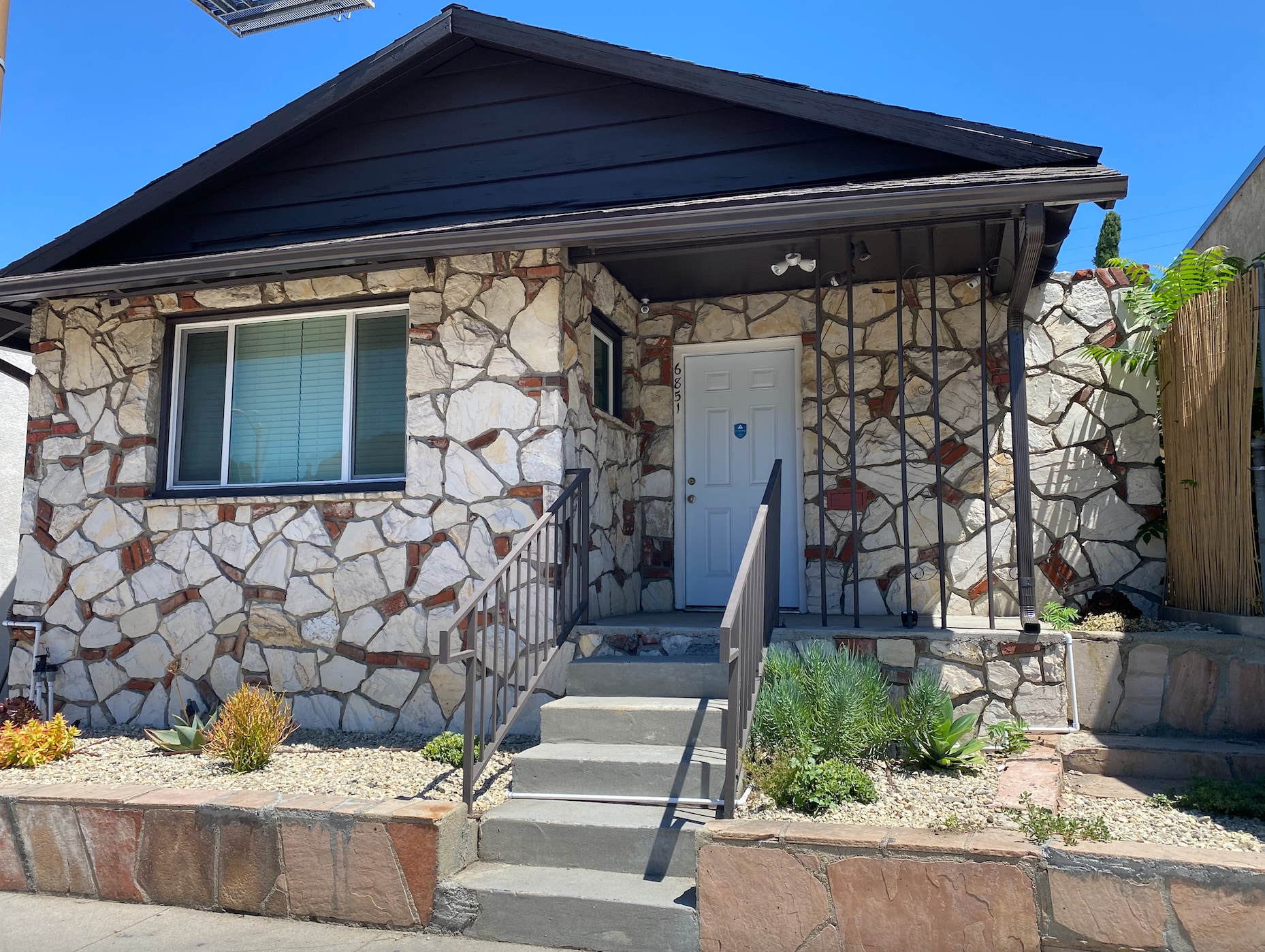 6851 Foothill Blvd, Tujunga, CA for Sale