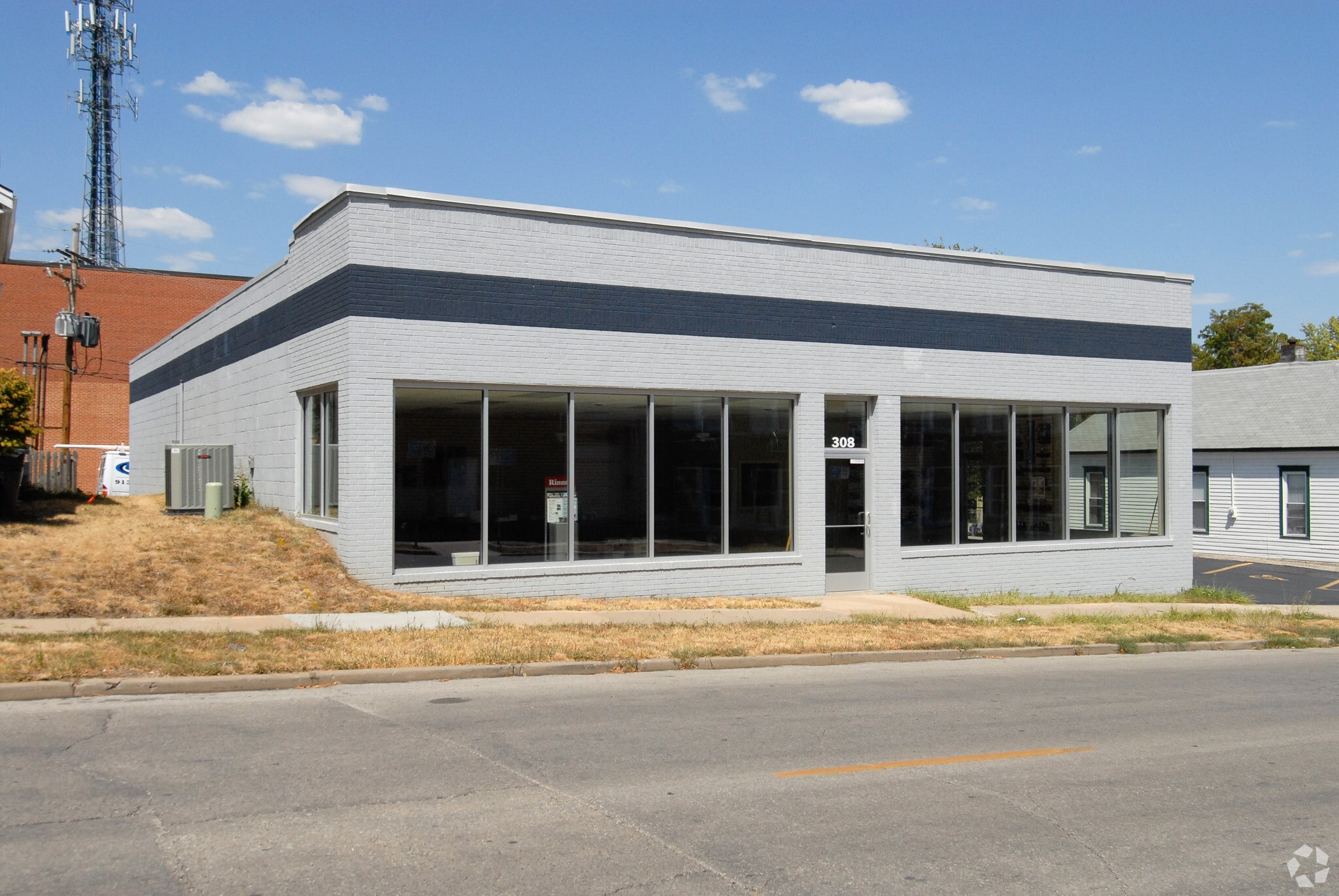 308 E Park St, Olathe, KS for Sale
