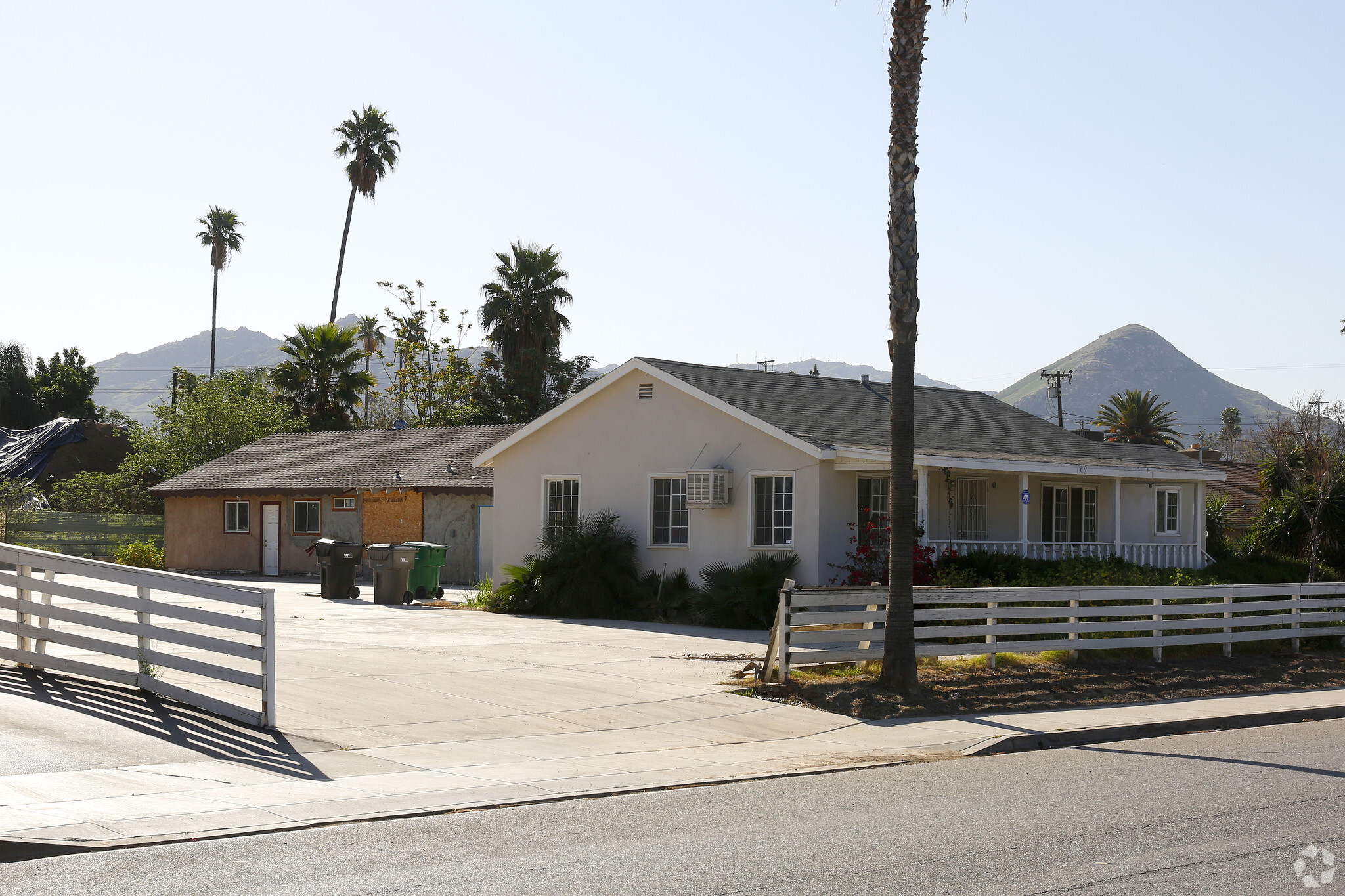 148-156 Iowa Ave, Riverside, CA for Rent