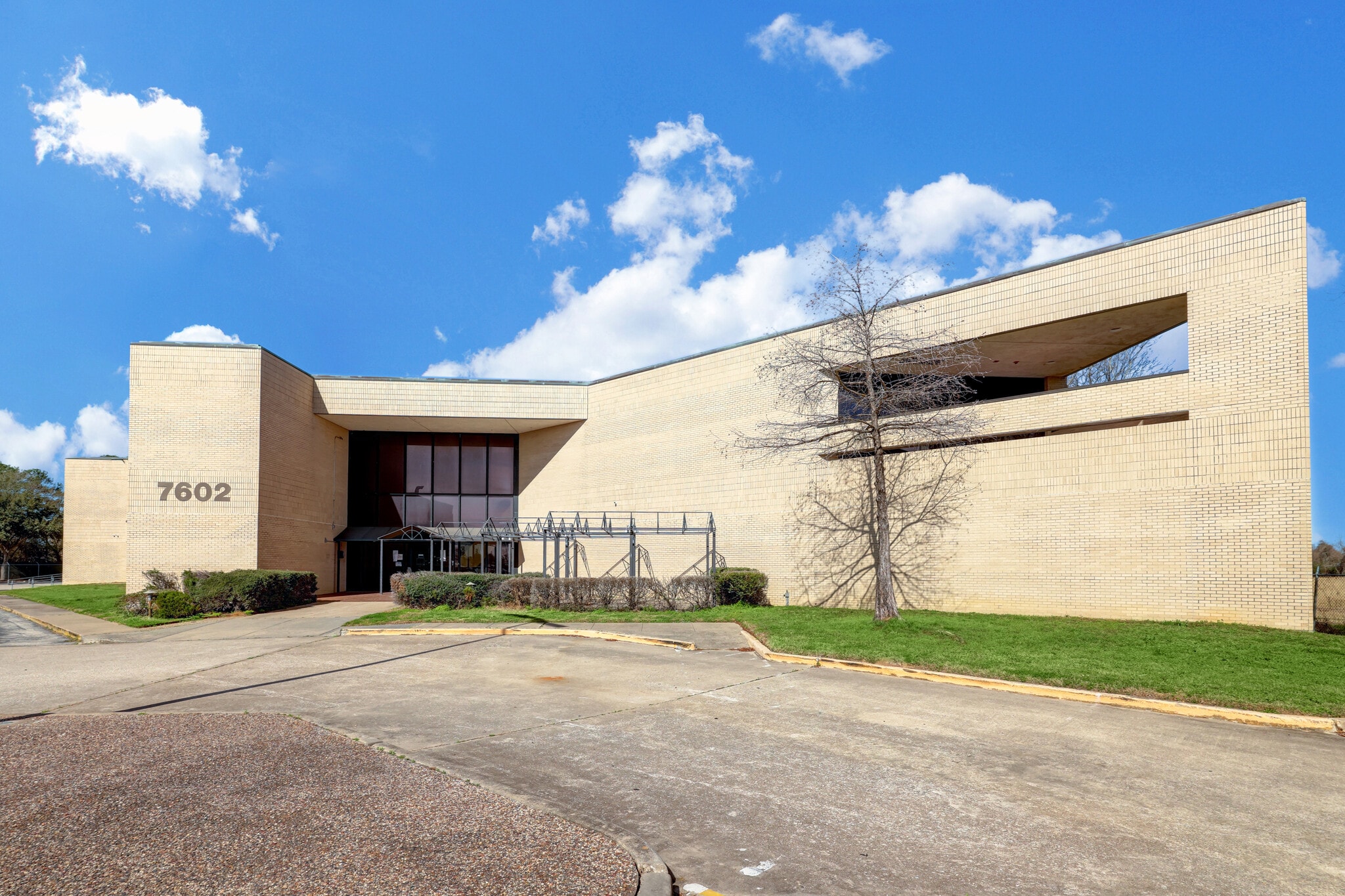 7638 Spring Cypress Rd, Spring, TX for Sale