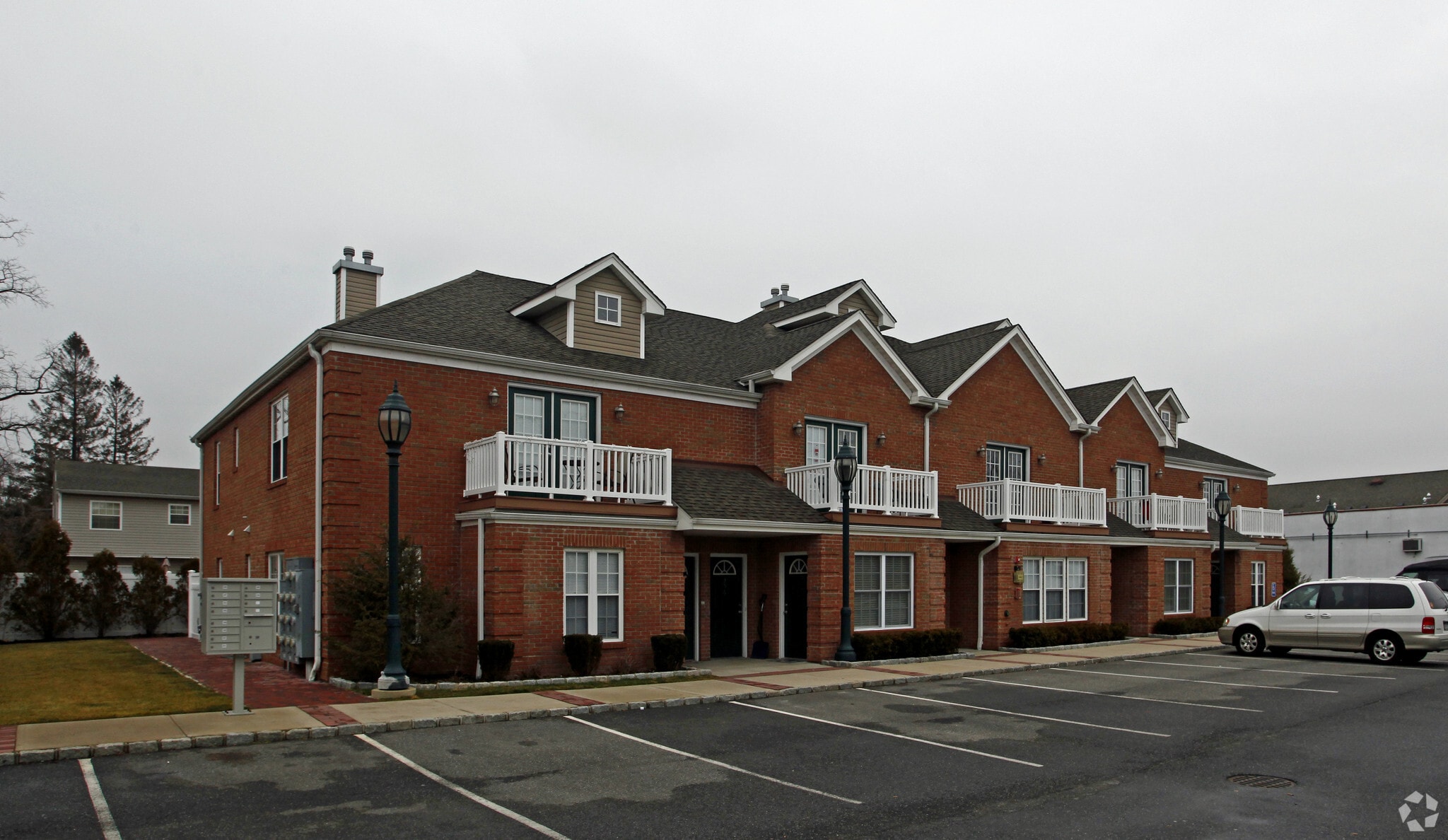 380-398 W Montauk Hwy, Lindenhurst, NY for Rent