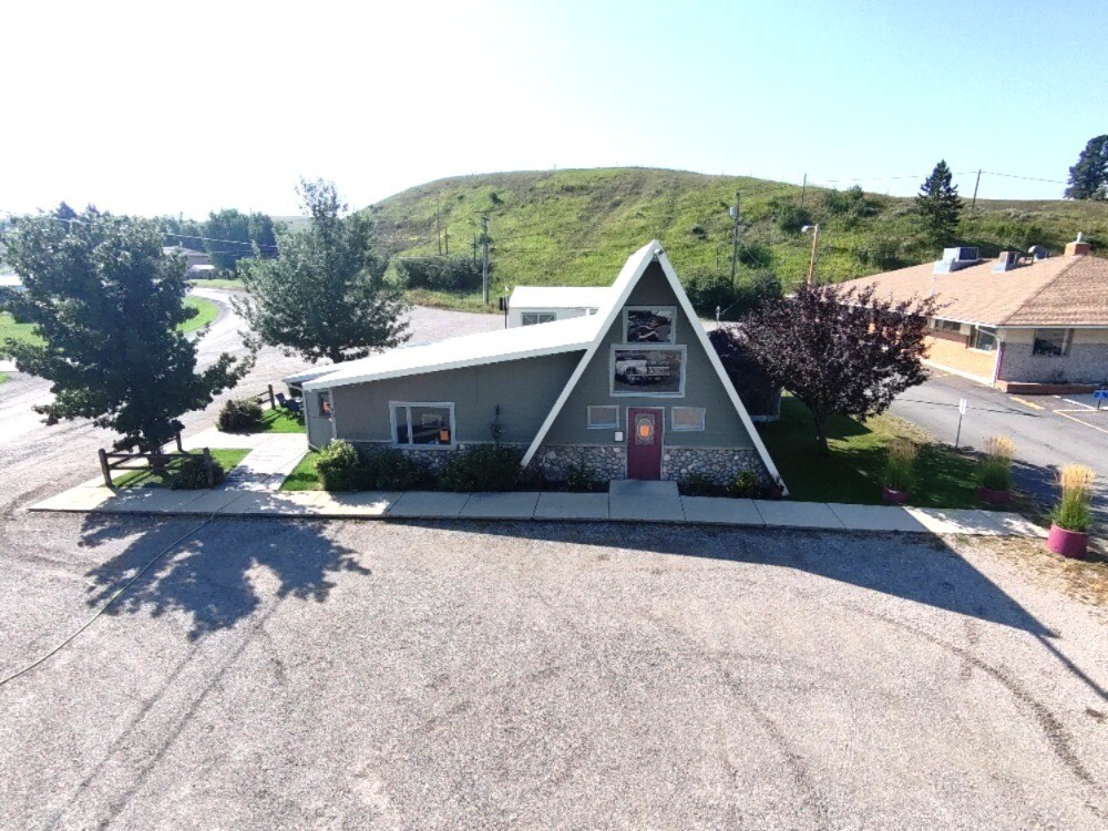 611 NE Main St, Lewistown, MT for Sale