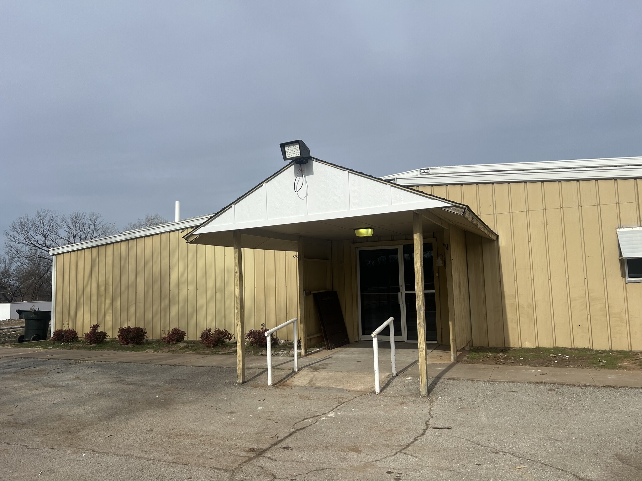 6600 E Main St, Cushing, OK for Rent