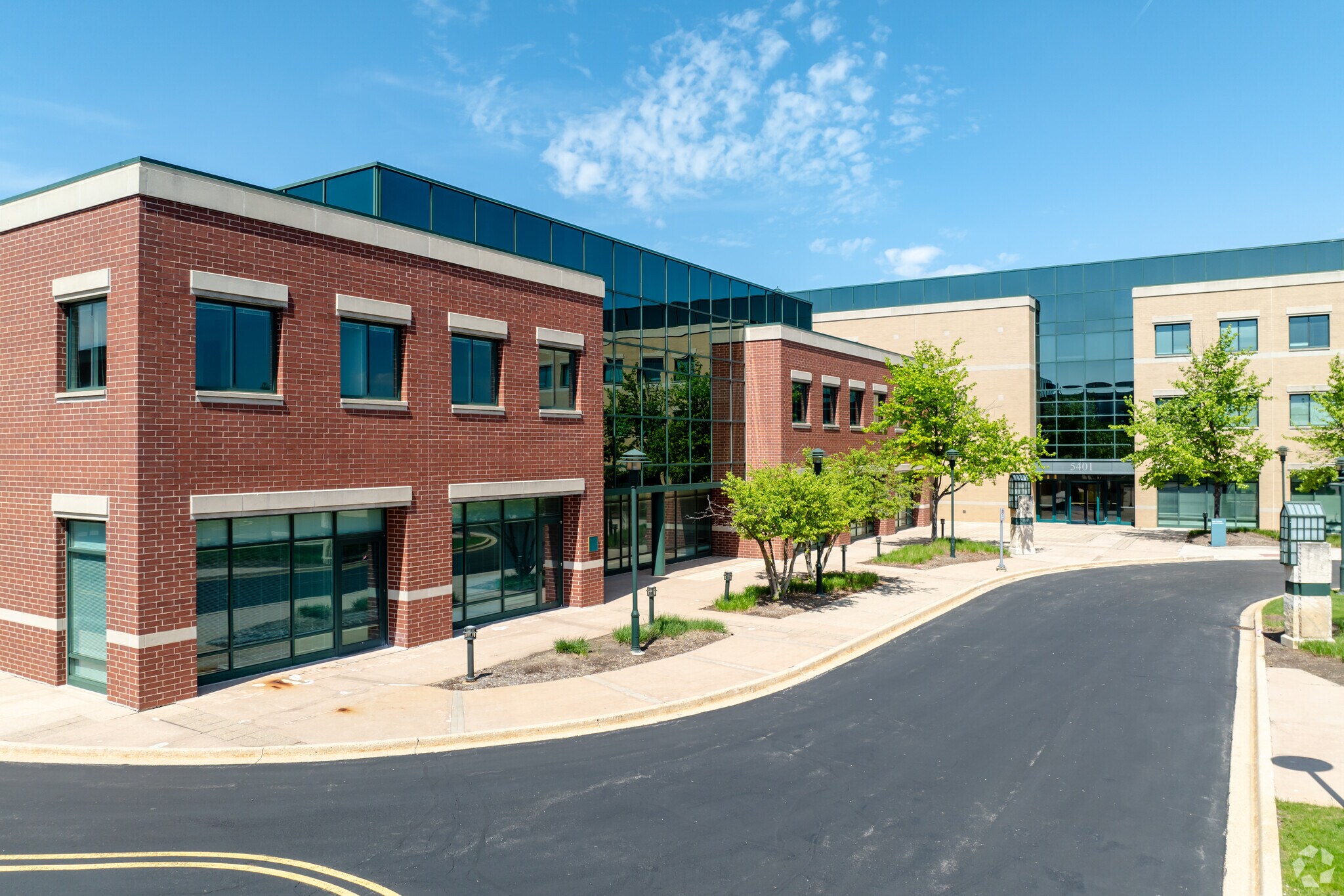 5401 Trillium Blvd, Hoffman Estates, IL for Rent