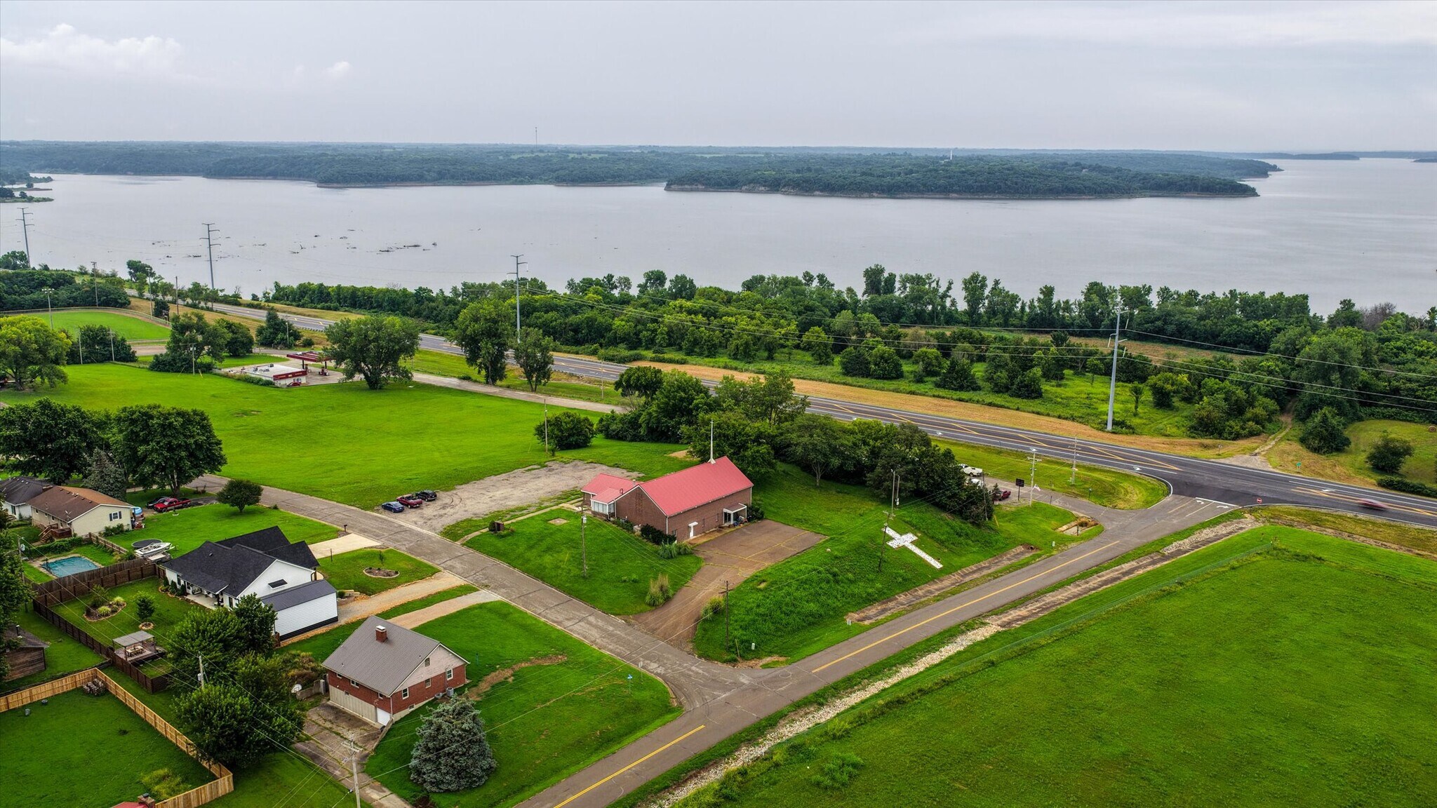 105 Goldenrod Ave, Ozawkie, KS for Sale