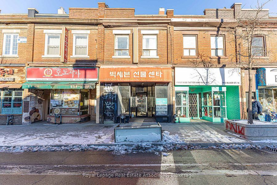 654 Bloor St W, Toronto, ON for Sale