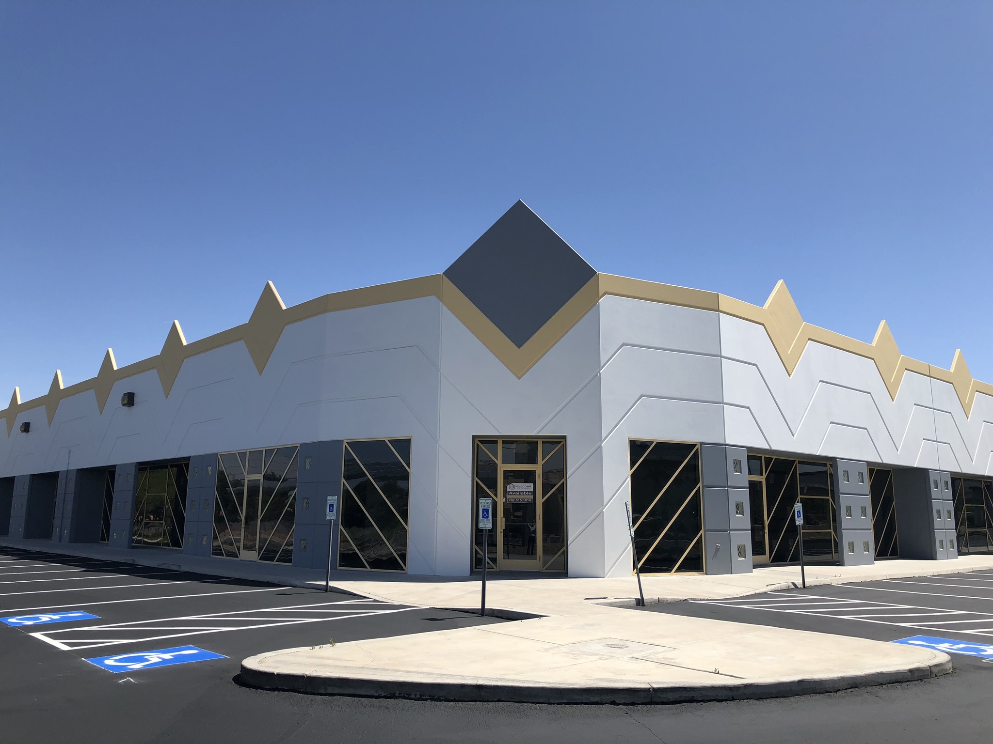 6126 S Sandhill Rd, Las Vegas, NV for Rent