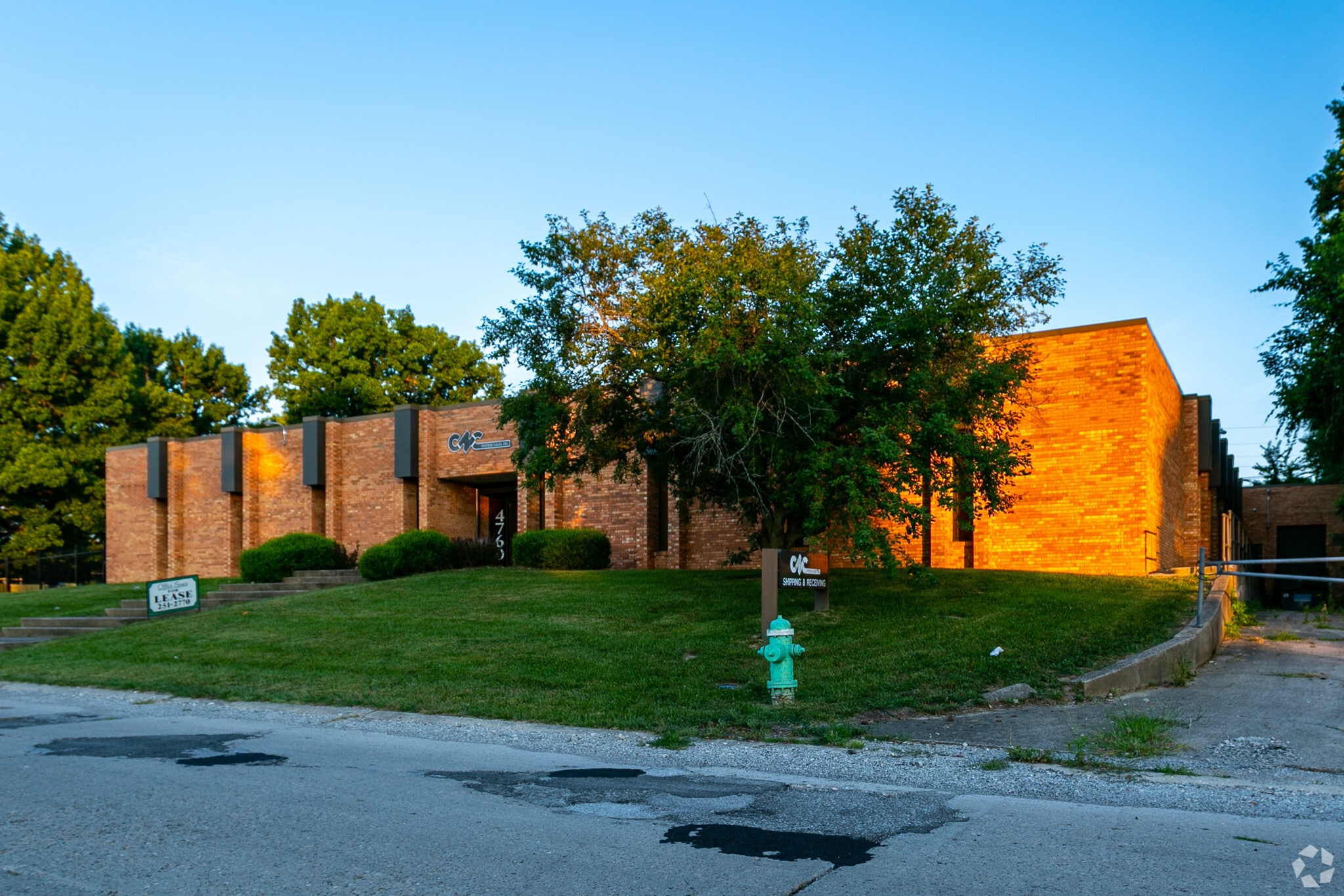 4760 N Kingsway Dr, Indianapolis, IN for Rent