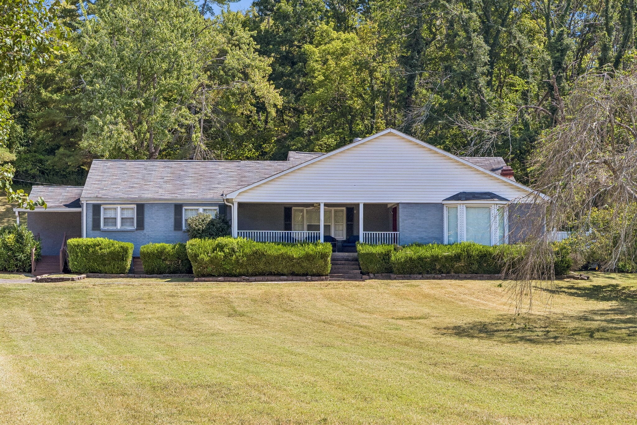 1332 S Dickerson Rd, Goodlettsville, TN for Sale