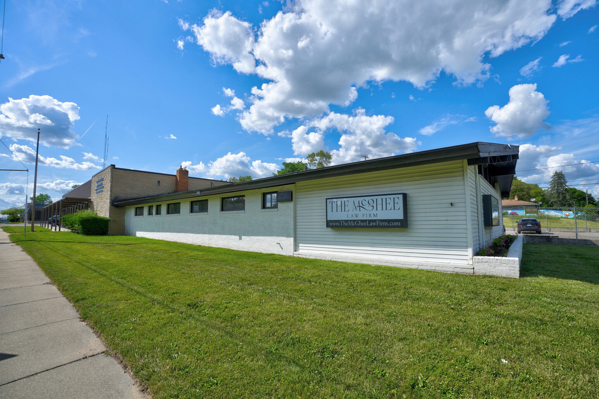 2702 Flushing Rd, Flint, MI for Sale
