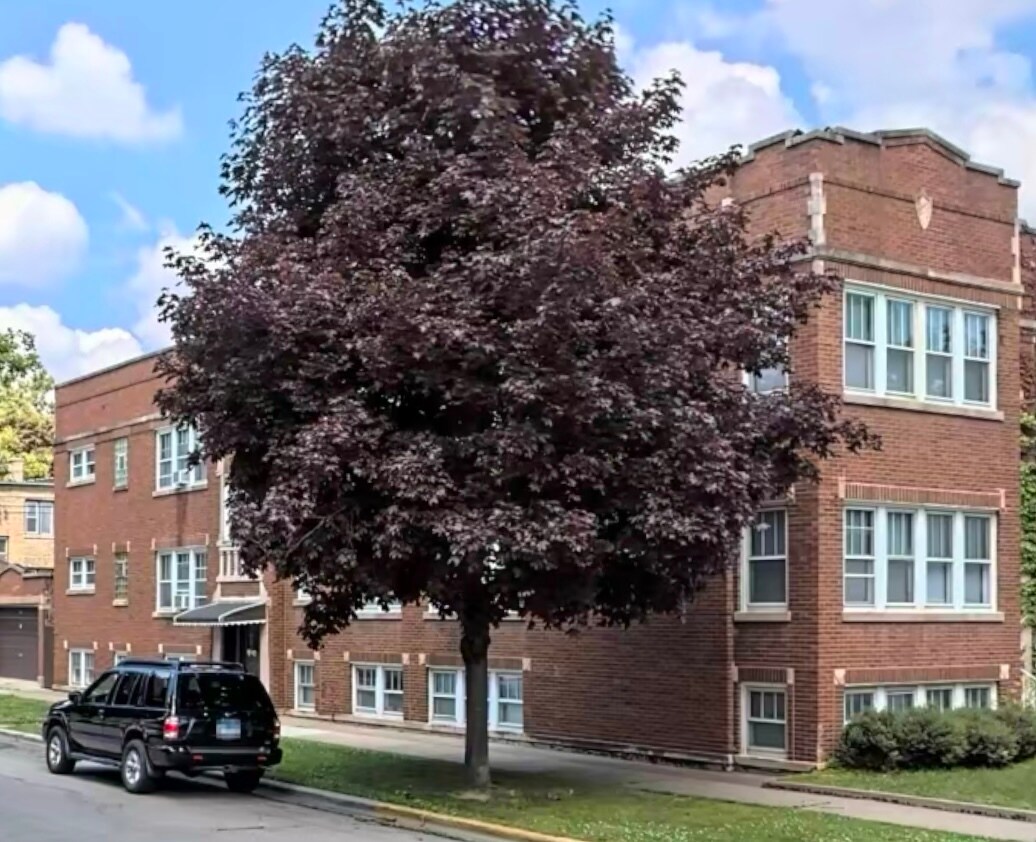 1942 Elmwood Ave, Berwyn, IL for Sale