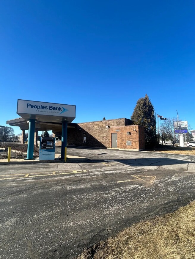 1300 Sheffield Dr, Dyer, IN for Sale