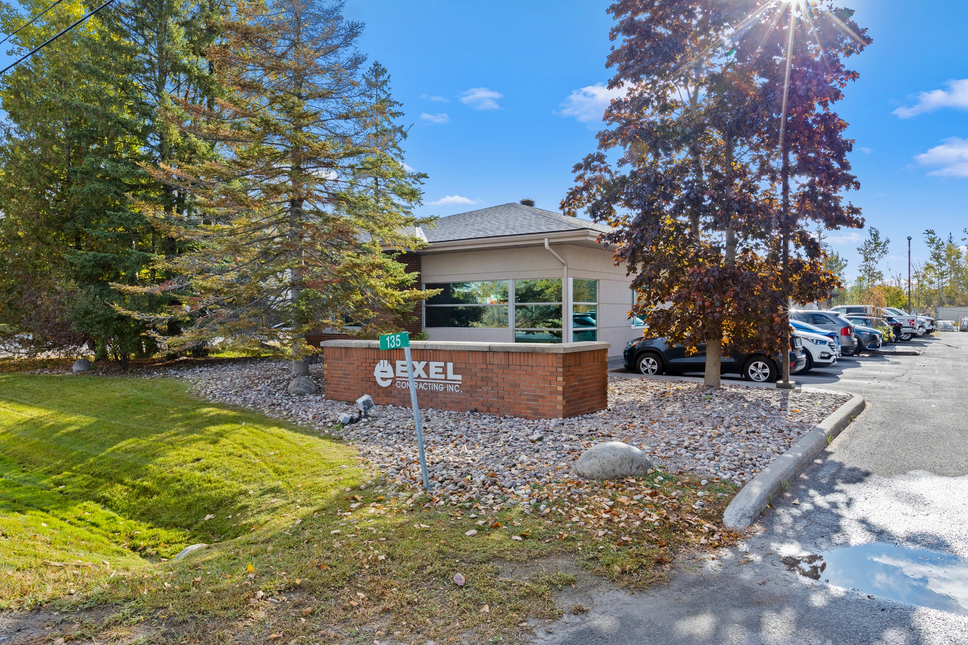 135 Walgreen Rd, Ottawa, ON for Rent