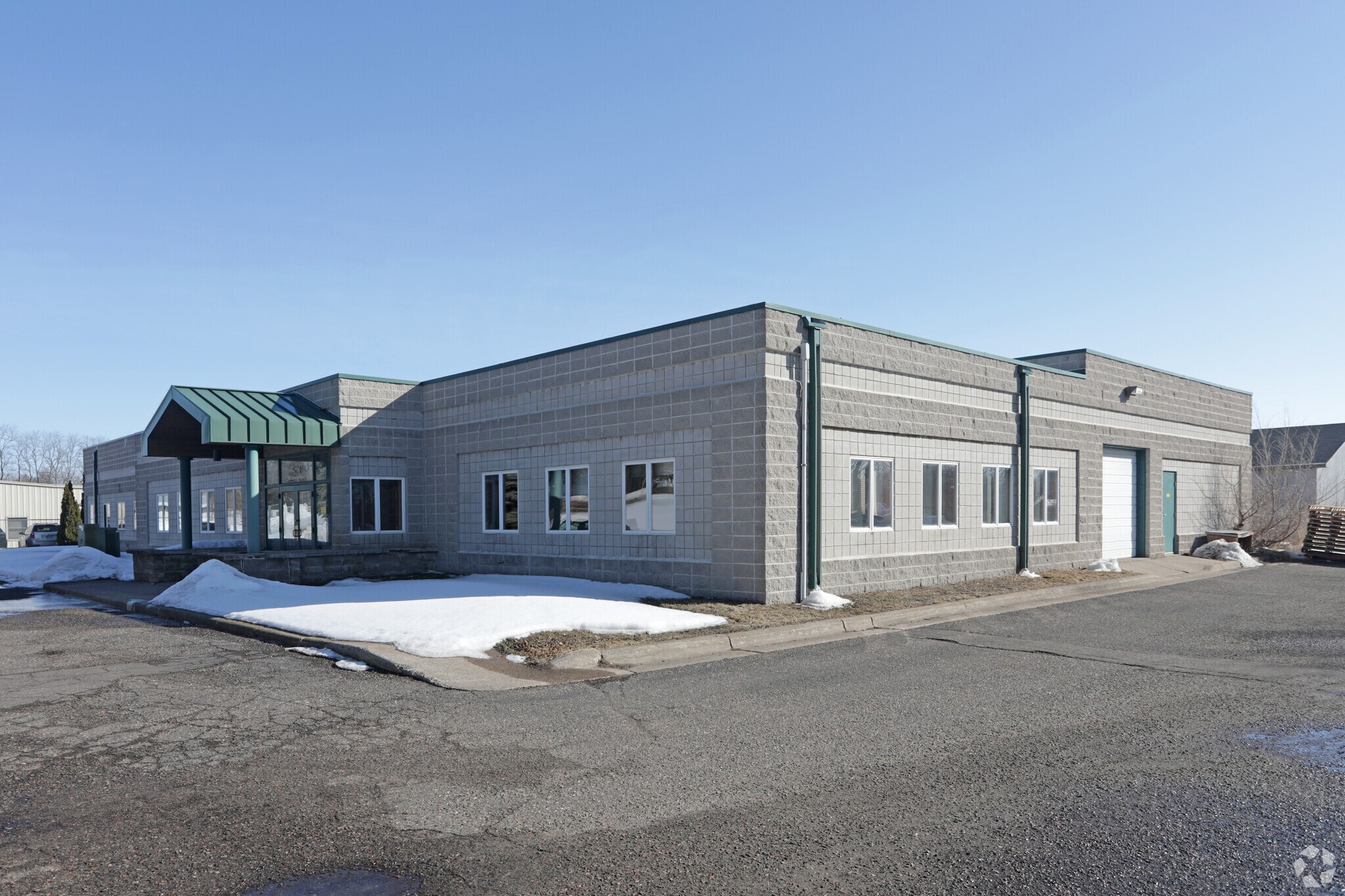 5201 Gershwin Ave N, Oakdale, MN for Sale