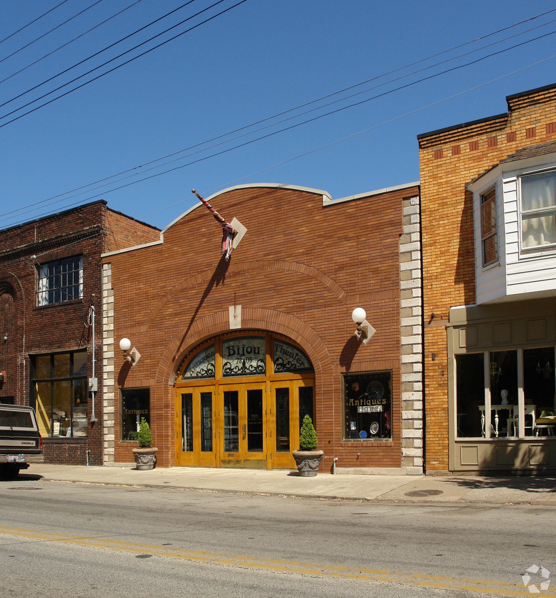 7806 Lorain Ave, Cleveland, OH for Sale