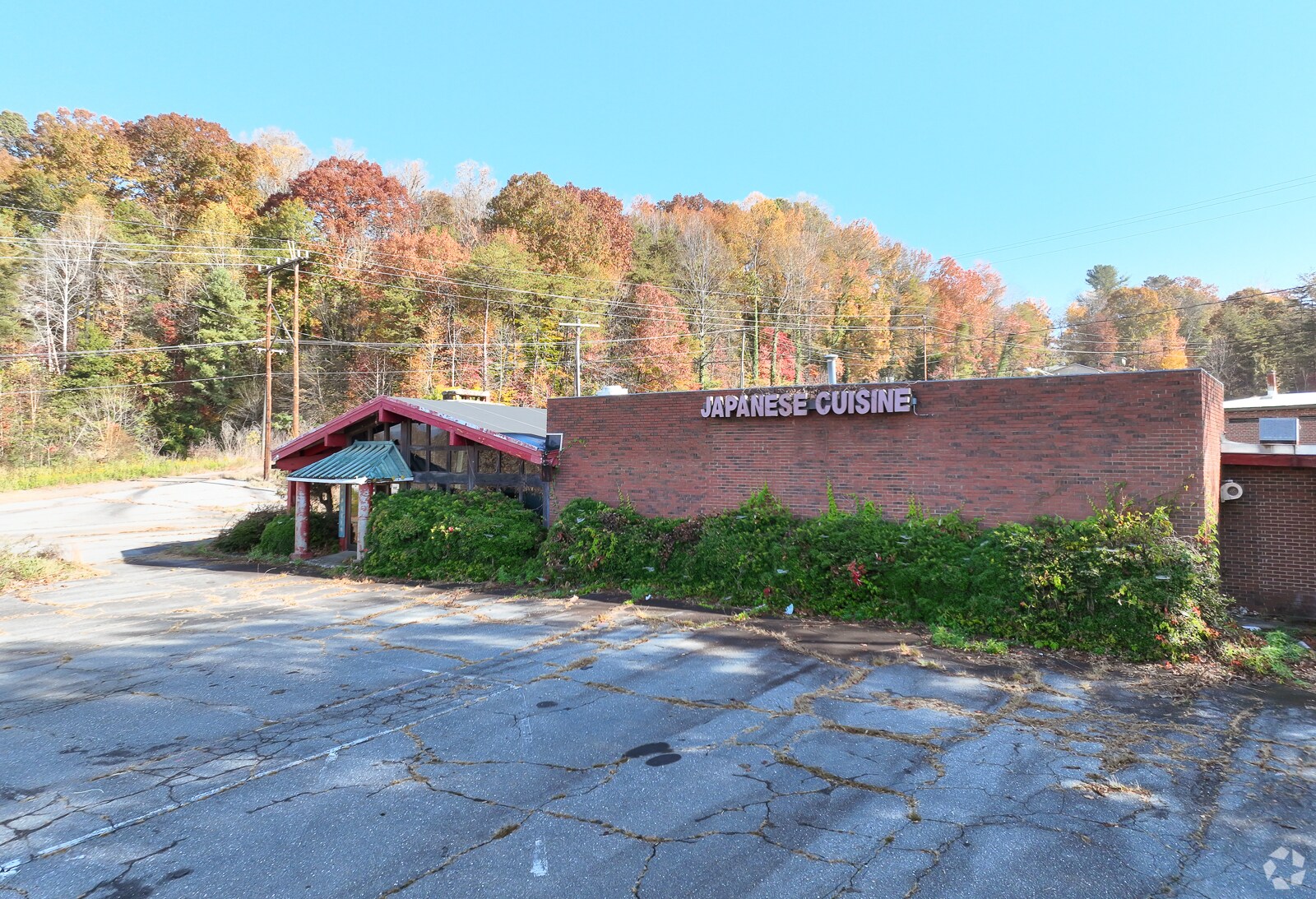 102 Sanford Dr, Morganton, NC for Sale